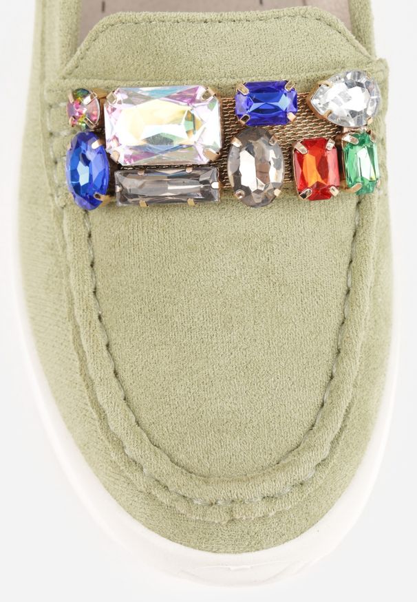 Renee - Zielone Mokasyny na Niskiej Platformie z Obszytym Przodem i Kryształkami Keelana. Okazja: do pracy, na co dzień, na spotkanie biznesowe. Kolor: zielony. Materiał: jeans. Wzór: aplikacja. Obcas: na platformie. Styl: elegancki, biznesowy, casual