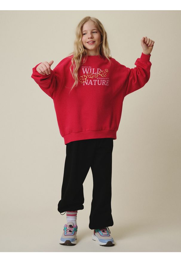 4f - 4F Bluza dresowa oversize bez kaptura dziewczęca - różowa 134/140 (8-10 lat). Okazja: na spacer, na co dzień. Typ kołnierza: bez kaptura. Kolor: różowy. Materiał: dresówka. Sezon: lato. Styl: casual, sportowy