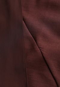 Renee - Brązowa Wieczorowa Sukienka Bandeau z Dodatkowym Szalem Meridvia. Okazja: na wesele, na ślub cywilny, na studniówkę, na imprezę. Kolor: brązowy. Długość rękawa: na ramiączkach. Styl: wizytowy #6