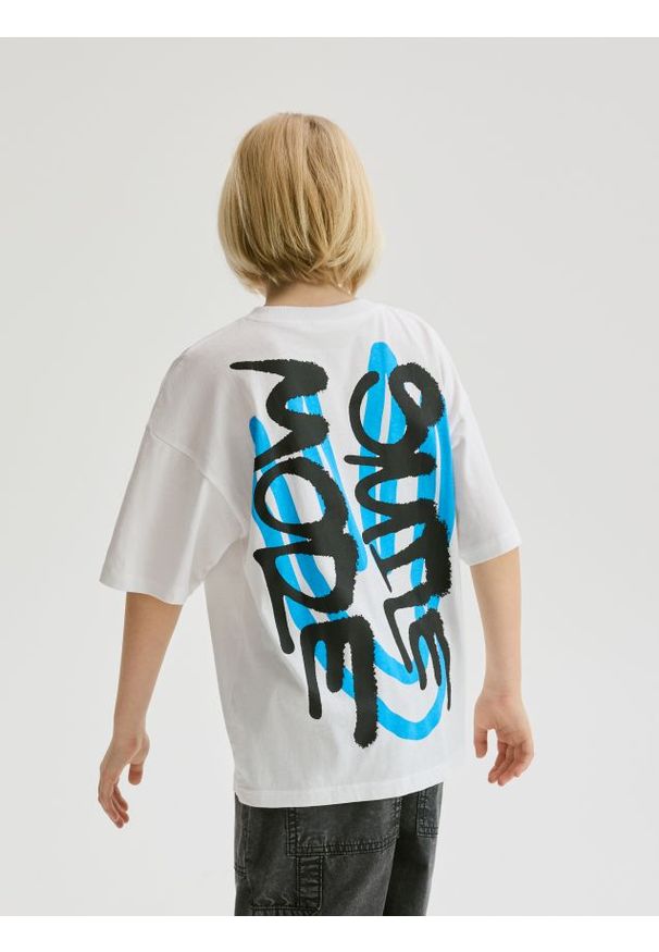 Reserved - Bawełniany t-shirt z nadrukiem - biały. Kolor: biały. Materiał: bawełna. Wzór: nadruk