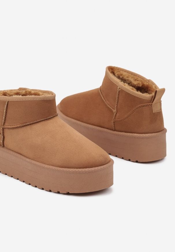 Born2be - Brązowe Ocieplone Śniegowce Wsuwane na Platformie Meralyn. Okazja: na co dzień. Zapięcie: bez zapięcia. Kolor: brązowy. Materiał: wełna, jeans. Obcas: na platformie. Styl: klasyczny, elegancki, casual