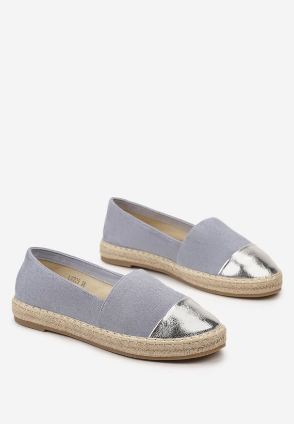 Renee - Niebieskie Espadryle z Lakierowanym Noskiem na Plecionej Podeszwie Neawel. Kolor: niebieski. Materiał: lakier