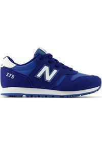 Buty dziecięce New Balance YC373VO2 – granatowe. Okazja: na uczelnię. Kolor: niebieski. Materiał: guma, syntetyk, materiał. Szerokość cholewki: normalna. Wzór: kolorowy. Model: New Balance 373