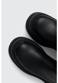 Steve Madden kozaki skórzane Gylana damskie kolor czarny na platformie SM11002676. Nosek buta: okrągły. Kolor: czarny. Materiał: skóra. Szerokość cholewki: normalna. Obcas: na platformie #5