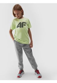 4F JUNIOR - T-shirt z nadrukiem chłopięcy. Kolor: zielony. Materiał: bawełna. Wzór: nadruk
