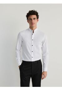 Reserved - Koszula super slim fit ze stójką - biały. Typ kołnierza: kołnierzyk stójkowy. Kolor: biały. Materiał: tkanina, bawełna