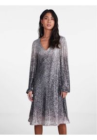 Pieces Sukienka koktajlowa 17143856 Srebrny Regular Fit. Kolor: srebrny. Materiał: syntetyk. Styl: wizytowy #1