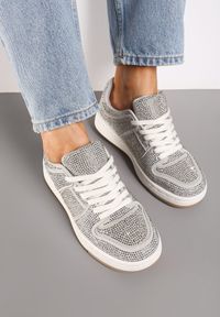 Born2be - Szare Płaskie Sneakersy Ozdobione Cyrkoniami Vlionara. Okazja: na co dzień. Nosek buta: okrągły. Zapięcie: sznurówki. Kolor: szary. Materiał: jeans. Wzór: aplikacja #3