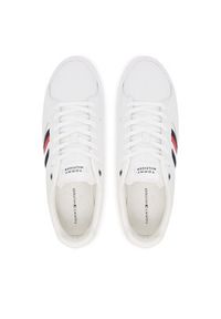 TOMMY HILFIGER - Tommy Hilfiger Sneakersy Icon Court Stripes FM0FM05628 Biały. Kolor: biały. Materiał: skóra #4