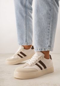 Born2be - Beżowe Sneakersy na Kauczukowej Grubej Podeszwie z Paskami po Bokach Ninlili. Okazja: na co dzień. Zapięcie: pasek. Kolor: beżowy. Materiał: kauczuk #5