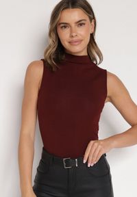 Born2be - Bordowy Bawełniany Top o Dopasowanym Kroju z Półgolfem Unarisa. Okazja: na co dzień, na spotkanie biznesowe. Kolor: czerwony. Materiał: bawełna. Styl: casual, klasyczny, biznesowy #1