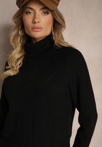 Renee - Czarny Sweterkowy Komplet z Dopasowaną Spódnicą i Swetrem z Golfem o Wzorzystym Splocie Sintria. Kolor: czarny. Wzór: ze splotem #3