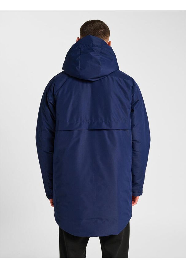 Parka Hummel GO. Kolor: niebieski. Wzór: nadruk. Sezon: zima