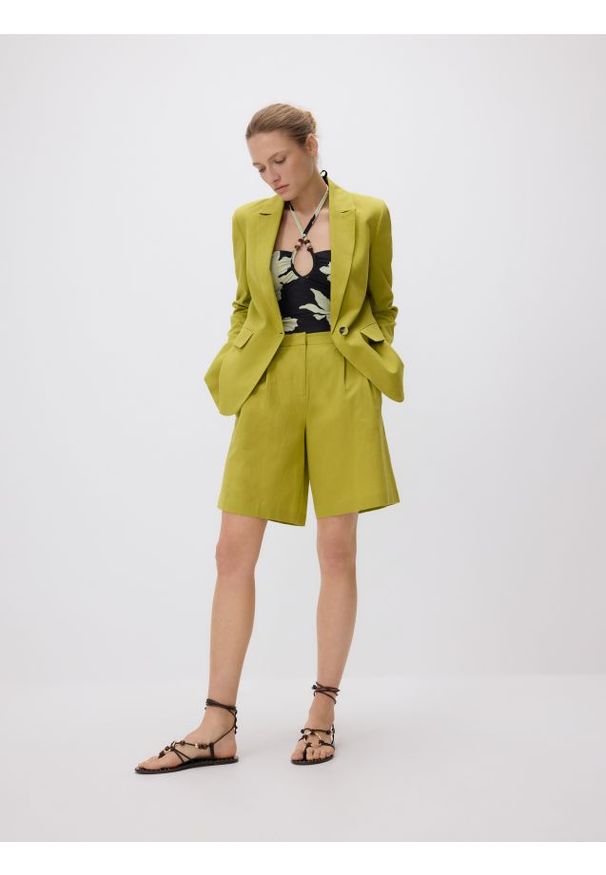 Reserved - Szorty z dodatkiem lnu - zielony. Kolor: zielony. Materiał: len