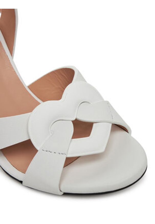 Love Moschino - LOVE MOSCHINO Sandały JA16069G1MIA0100 Biały. Kolor: biały. Materiał: skóra