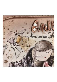 Beżowa Elegancka Torebka Damska Na Ramię Anekke Z Laleczką. Kolor: beżowy. Wzór: nadruk. Styl: elegancki. Rodzaj torebki: na ramię #10