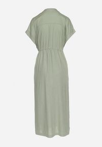 Born2be - Zielona Bawełniana Sukienka z Koszulową Górą i Ściągaczem w Talii Vikleta. Okazja: na co dzień. Typ kołnierza: dekolt w kształcie V. Kolor: zielony. Materiał: bawełna. Typ sukienki: koszulowe. Styl: casual, klasyczny #4