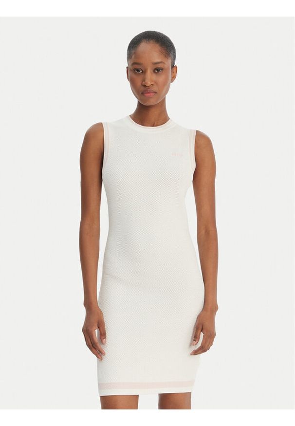 Guess Sukienka dzianinowa V6GK04 Z0648 Biały Regular Fit. Kolor: biały. Materiał: syntetyk