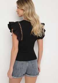 Born2be - Czarna Bluzka z Falbanami i Ażurowym Wzorem Izemira. Okazja: na co dzień. Kolor: czarny. Materiał: jeans. Wzór: ażurowy. Styl: klasyczny, elegancki, casual