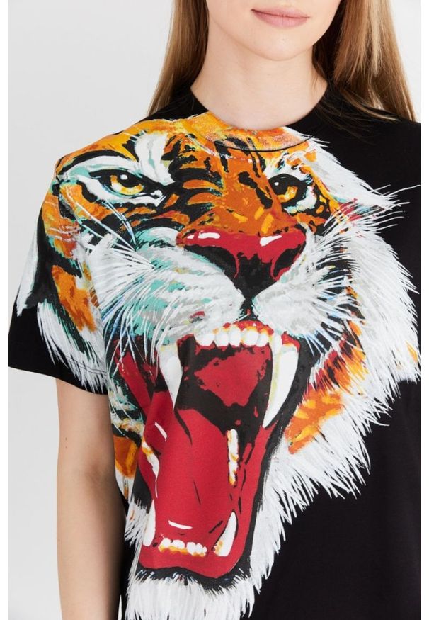 DSQUARED2 Czarny t-shirt damski z tygrysem. Kolor: czarny. Materiał: bawełna. Wzór: nadruk