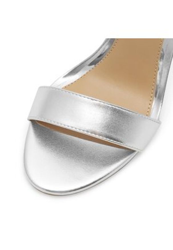 Nine West Sandały WFA2646-1 Srebrny. Kolor: srebrny. Materiał: skóra