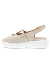 S.Barski - Sandały damskie S. Barski, na platformie skórzane z ozdobą i na sprzączkę, beżowe, GR51-603. Okazja: na co dzień. Zapięcie: sprzączka. Kolor: beżowy. Materiał: skóra. Wzór: aplikacja. Sezon: lato. Obcas: na platformie. Styl: casual, elegancki #4