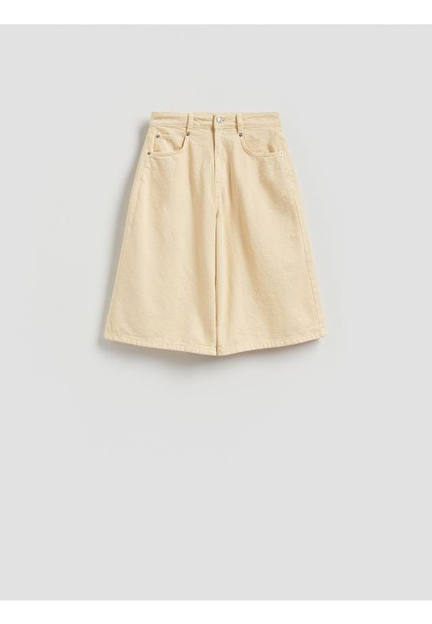 Reserved - Jeansowe szorty - żółty. Kolor: żółty. Materiał: jeans. Długość: długie