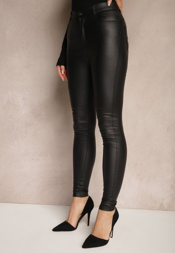 Renee - Czarne Spodnie Skinny High Waist z Ekoskóry Emarivelle. Okazja: na co dzień. Stan: podwyższony. Kolor: czarny. Styl: elegancki, casual