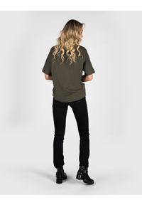 Pepe Jeans T-Shirt "Agnes" | PL581101 | Agnes | Kobieta | Wojskowa Zieleń. Materiał: bawełna. Wzór: nadruk. Styl: militarny #10