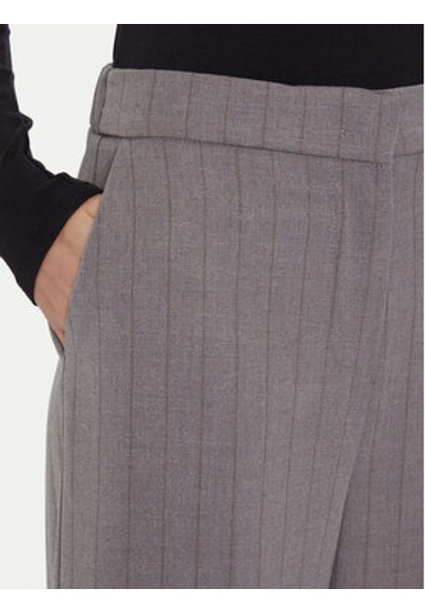 Maryley Spodnie materiałowe 25IB598/M17/35GR Szary Regular Fit. Kolor: szary. Materiał: syntetyk