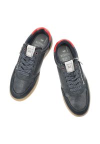 Sneakersy męskie Mustang, niska sportowa forma z wiązaniem i bocznym zamkiem wygodna podeszwa do codziennego użytkowania, granatowe, 4204-301-820. Okazja: na co dzień. Zapięcie: zamek. Kolor: niebieski. Materiał: jeans. Szerokość cholewki: normalna #9