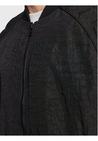 Calvin Klein Jeans Kurtka bomber J30J322938 Czarny Relaxed Fit. Kolor: czarny. Materiał: syntetyk #6