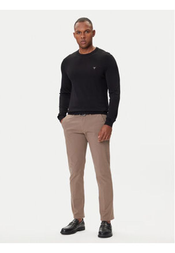 Guess Sweter M4YR29 Z3DM0 Czarny Regular Fit. Kolor: czarny. Materiał: wiskoza