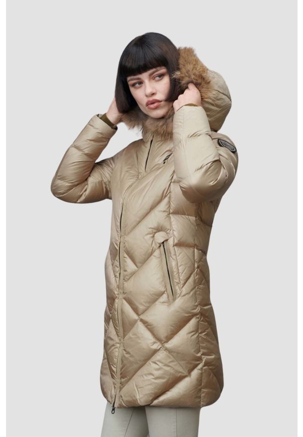 Blauer USA - BLAUER Beżowa damska kurtka Althea Raincoat Long Jackets, Rozmiar M. Kolor: beżowy. Materiał: puch, poliamid. Styl: elegancki