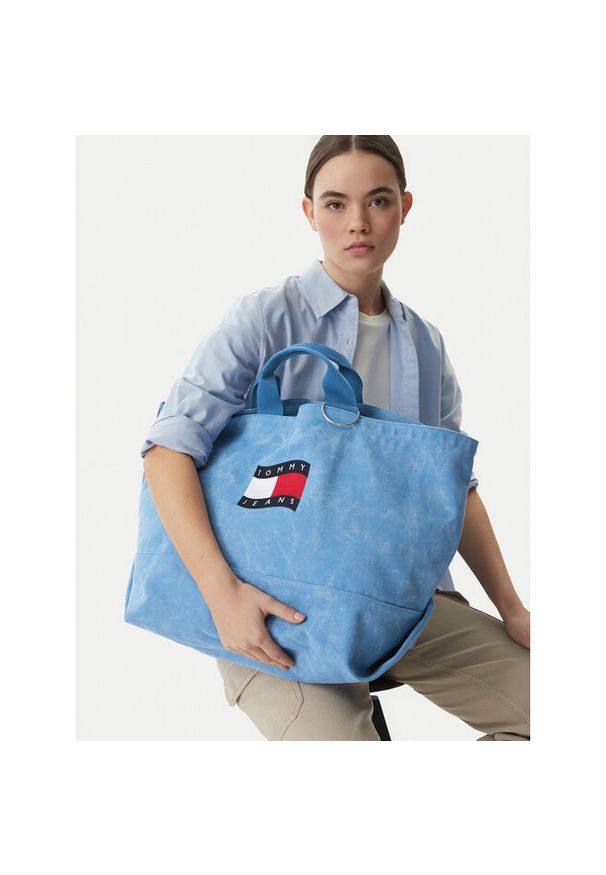 Torebka Tommy Jeans. Kolor: niebieski