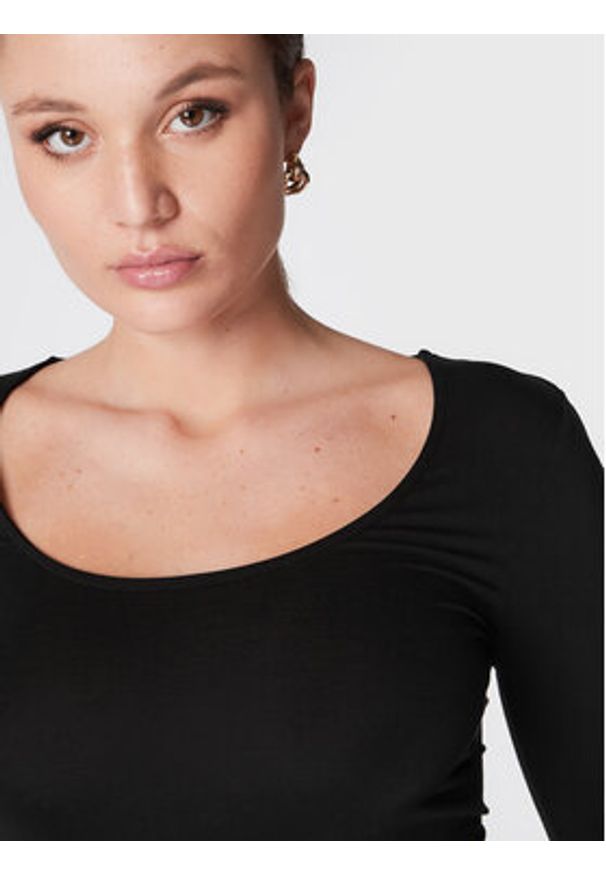 Gina Tricot Bluzka Agnes 18445 Czarny Slim Fit. Kolor: czarny. Materiał: wiskoza