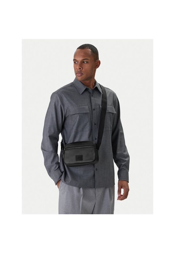 Hugo - Saszetka HUGO. Kolor: czarny