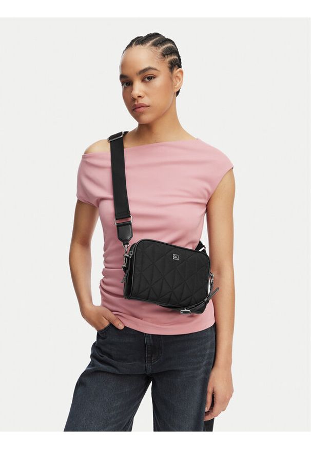 Calvin Klein Torebka Emblem Aop Jacquard Bucket LV04F3648G Czarny. Kolor: czarny