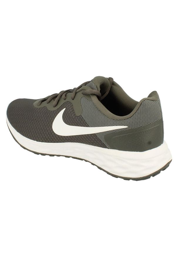 Buty Nike Revolution 6 DC3728-004. Okazja: na co dzień. Kolor: szary, biały, wielokolorowy. Materiał: materiał. Szerokość cholewki: normalna. Model: Nike Revolution. Sport: bieganie, fitness