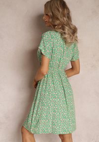Renee - Zielona Rozkloszowana Sukienka Mini w Kwiaty z Gumką w Pasie z Wiskozy Elineano. Kolor: zielony. Materiał: wiskoza. Długość rękawa: krótki rękaw. Wzór: kwiaty. Długość: mini #5