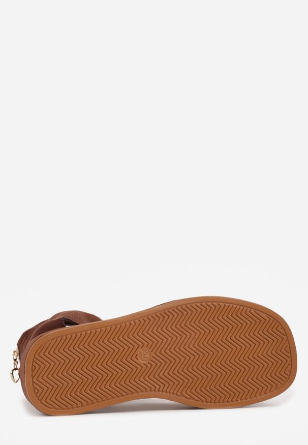 Born2be - Brązowe Sandały w Stylu Botków z Ozdobną Klamrą Theaneasi. Okazja: na co dzień. Zapięcie: klamry. Kolor: brązowy. Materiał: jeans. Styl: casual, klasyczny, elegancki