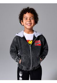 Sinsay - Jeansowa kurtka z dresowym kapturem i nadrukiem na plecach Marvel - czarny. Kolor: czarny. Materiał: jeans, dresówka. Wzór: nadruk, motyw z bajki #1