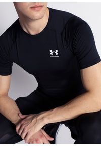 Koszulka męska treningowa czarna Under Armour Heat Gear. Kolor: czarny. Materiał: materiał. Sezon: lato. Sport: fitness #2
