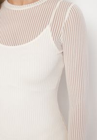 Born2be - Jasnobeżowa Sukienka Siateczkowa w Prążki z Wiskozą Niniria. Okazja: na co dzień. Kolor: beżowy. Materiał: wiskoza. Długość rękawa: na ramiączkach. Wzór: prążki. Typ sukienki: proste. Styl: casual, elegancki #5