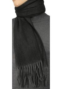 V. Fraas - Szalik z Frędzlami, Czarny w Jodełkę Miękki, Firmy V.Fraas -Cashmink. Kolor: czarny. Materiał: wełna, poliakryl, syntetyk, materiał, tkanina. Wzór: jodełka. Sezon: lato