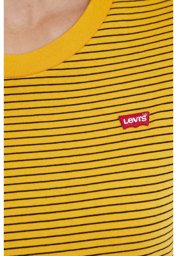 Levi's® - Levi's T-shirt bawełniany kolor żółty. Okazja: na co dzień, na spotkanie biznesowe. Kolor: żółty. Materiał: bawełna. Wzór: aplikacja. Styl: biznesowy, casual