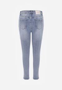 Born2be - Niebieskie Dopasowane Bawełniane Jeansy Neviline. Okazja: na co dzień. Kolor: niebieski. Styl: casual, klasyczny #8