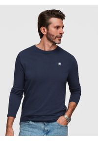 Ombre Clothing - Longsleeve męski z elastanem sygnowany z okrągłym dekoltem - granatowy V2 - Rozmiar: L. Kolor: niebieski. Materiał: elastan. Długość rękawa: długi rękaw. Wzór: jednolity, gładki. Styl: klasyczny