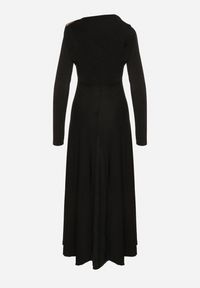 Born2be - Czarna Koktajlowa Sukienka Ozdobiona Metaliczną Aplikacją i Marszczeniem z Boku Retima. Kolor: czarny. Wzór: aplikacja. Styl: wizytowy #4