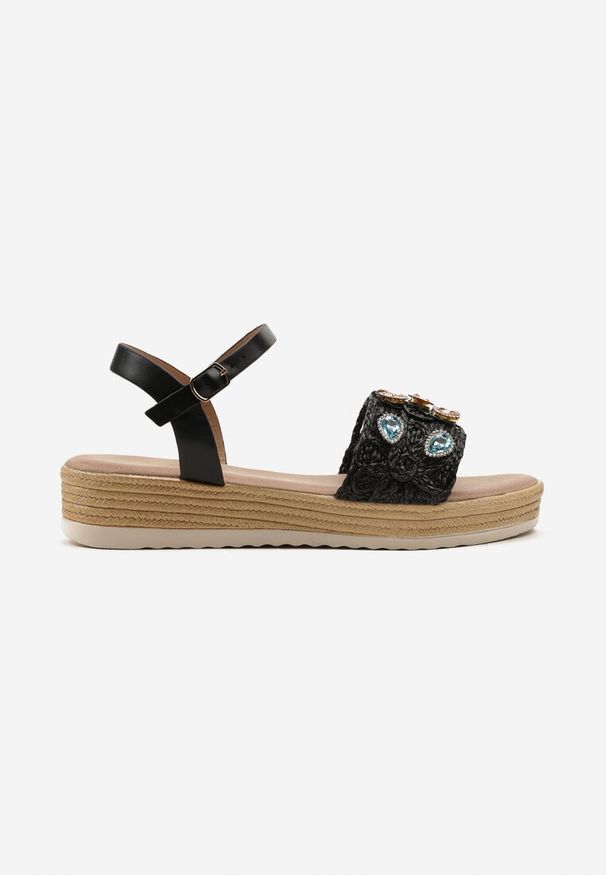 Born2be - Czarne Płaskie Sandały z Przodu Ozdobione Rafią i Cyrkoniami Levona. Okazja: na co dzień. Kolor: czarny. Wzór: aplikacja. Sezon: lato. Styl: boho, elegancki, casual